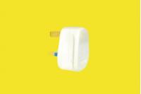 13A RECTANGLE PIN PLUG WITH FUSE(OBTAIN KITEMARK C
